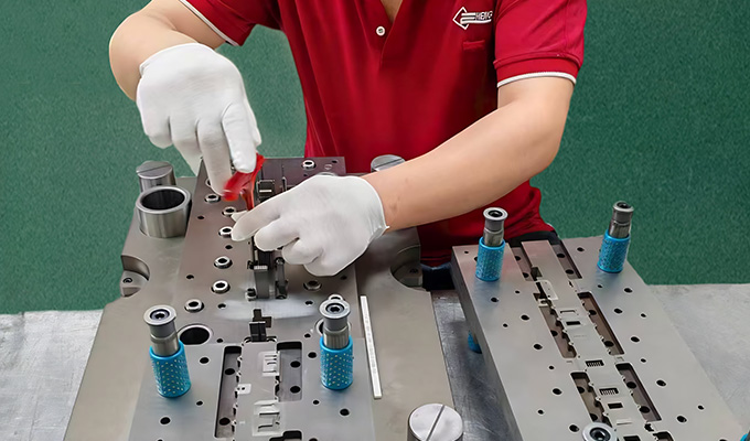 Zhengqiang Hardware Division (Chengdu)