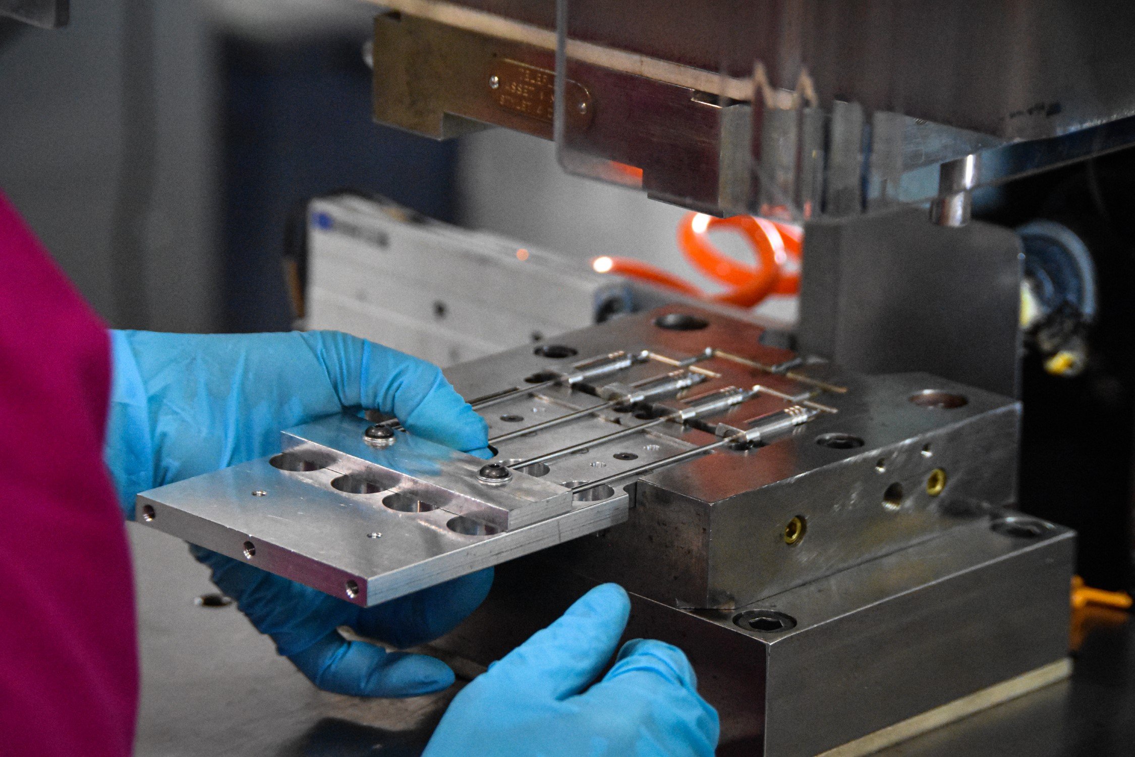 PrecisionWave Antenna ±0.05mm stamping process