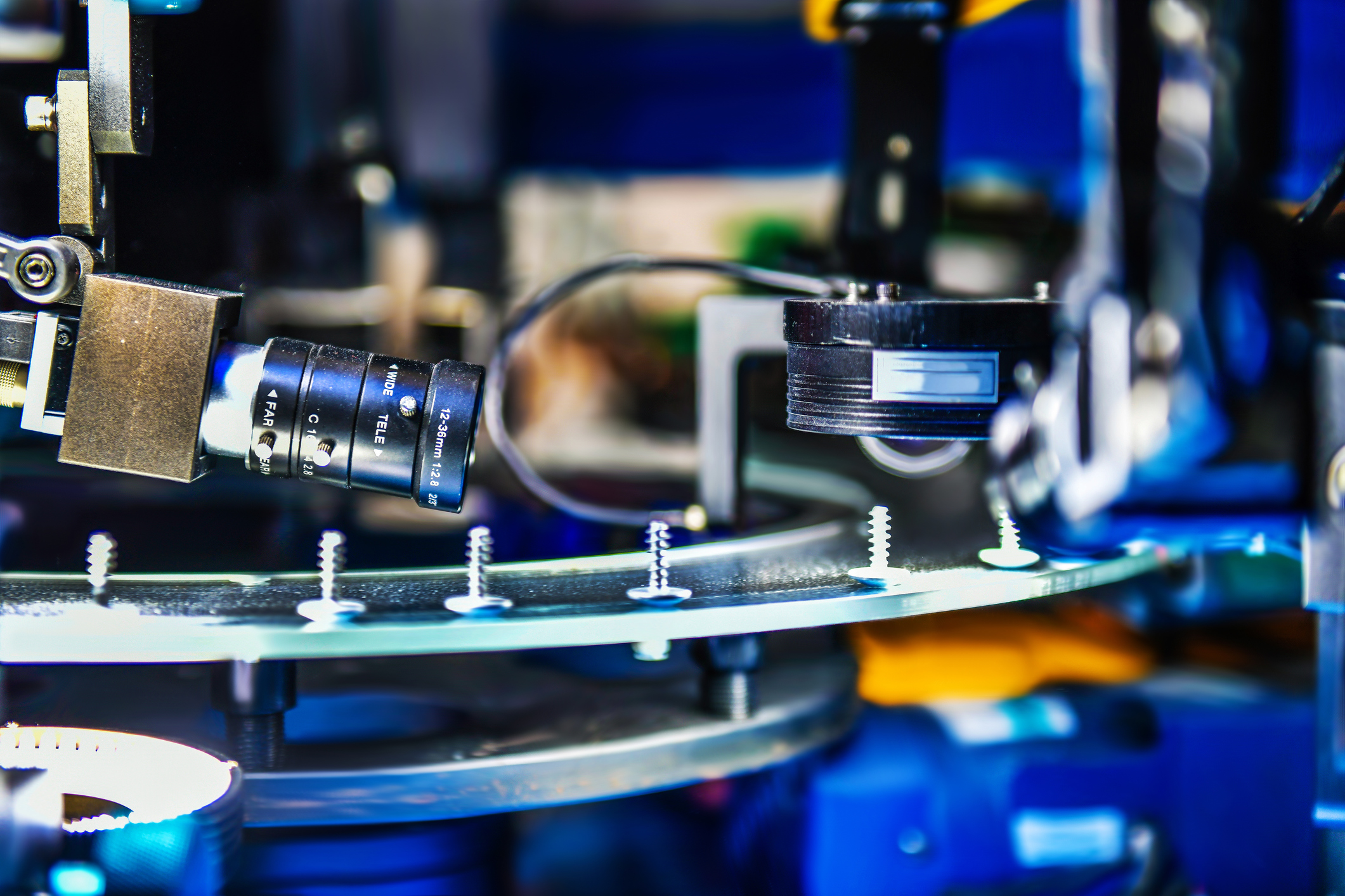 mirror-finished contact for eyelet terminal in power electronics